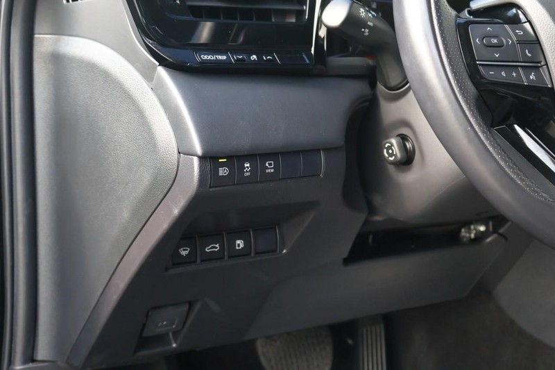 Toyota Mirai Vehicle Full-screen Gallery Image 19