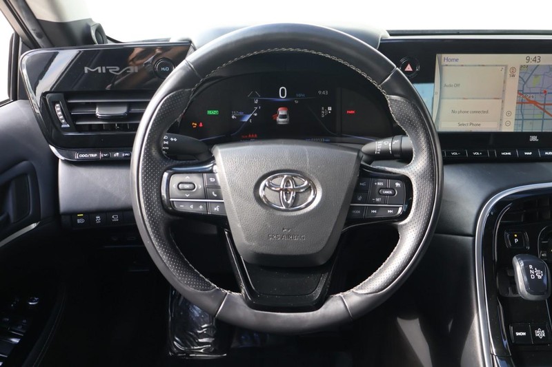 Toyota Mirai Vehicle Full-screen Gallery Image 30