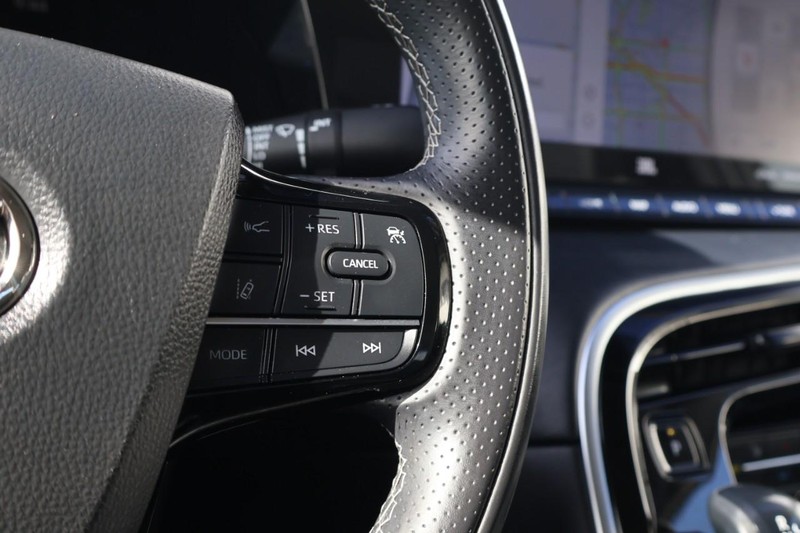 Toyota Mirai Vehicle Full-screen Gallery Image 32