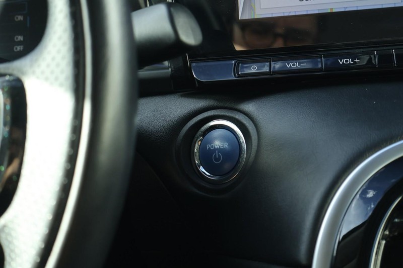 Toyota Mirai Vehicle Full-screen Gallery Image 33