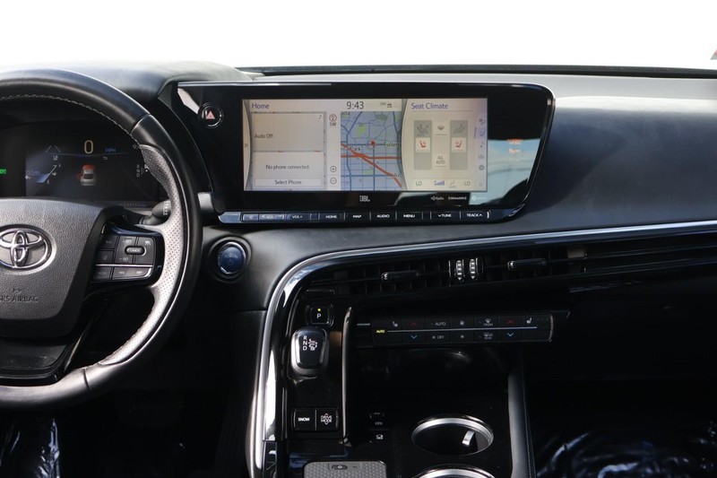 Toyota Mirai Vehicle Full-screen Gallery Image 34