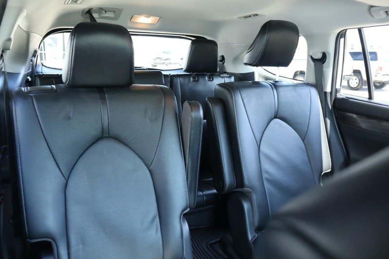 Toyota Highlander Vehicle Full-screen Gallery Image 28