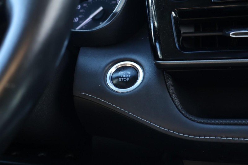 Toyota Highlander Vehicle Full-screen Gallery Image 37