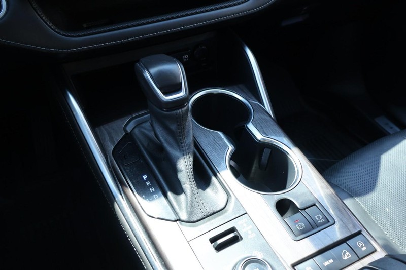 Toyota Highlander Vehicle Full-screen Gallery Image 43