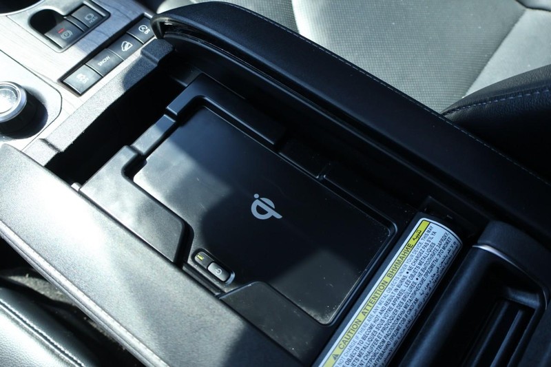 Toyota Highlander Vehicle Full-screen Gallery Image 47