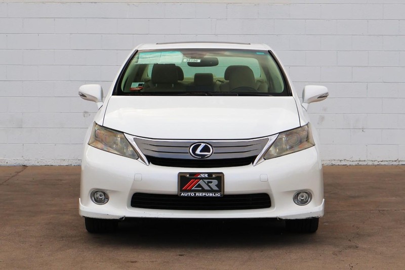 Lexus HS 250h Vehicle Full-screen Gallery Image 02