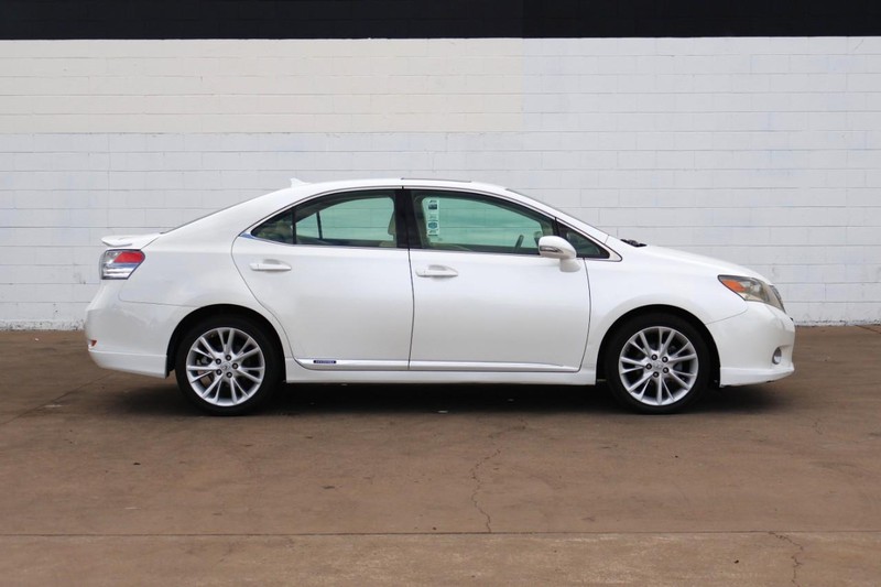 Lexus HS 250h Vehicle Full-screen Gallery Image 04