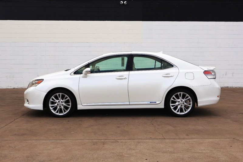 Lexus HS 250h Vehicle Full-screen Gallery Image 11