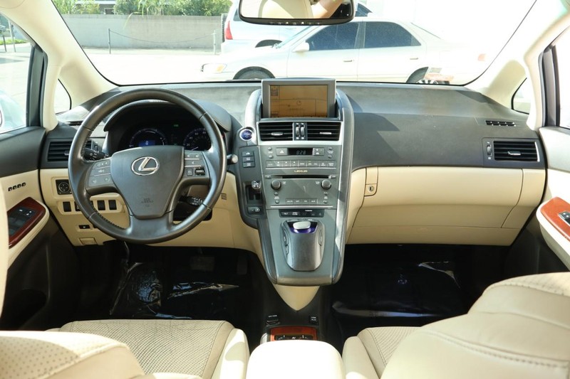 Lexus HS 250h Vehicle Full-screen Gallery Image 27