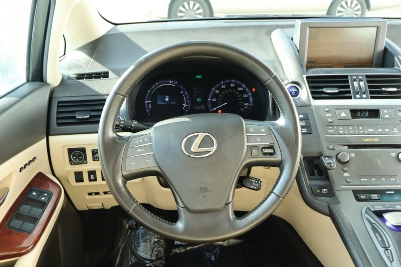 Lexus HS 250h Vehicle Full-screen Gallery Image 29