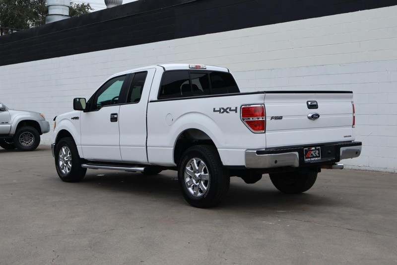 Ford F-150 Vehicle Full-screen Gallery Image 10