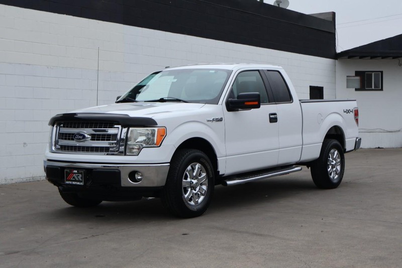 Ford F-150 Vehicle Full-screen Gallery Image 12