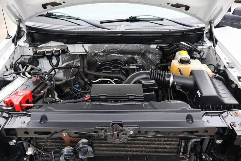 Ford F-150 Vehicle Full-screen Gallery Image 15