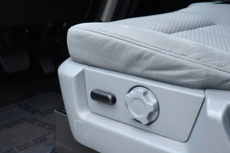 Ford F-150 Vehicle Full-screen Gallery Image 20