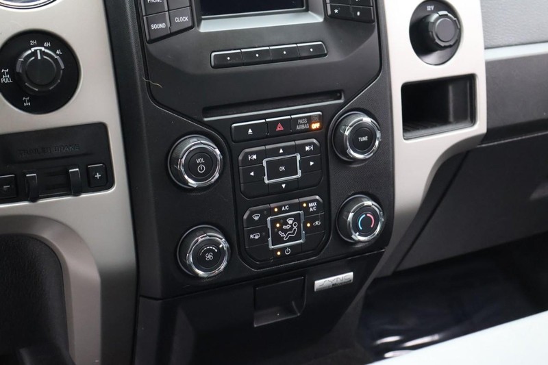 Ford F-150 Vehicle Full-screen Gallery Image 35