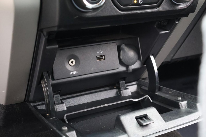 Ford F-150 Vehicle Full-screen Gallery Image 36