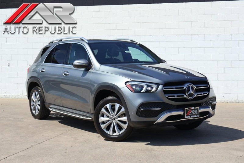 Mercedes-Benz GLE Vehicle Full-screen Gallery Image 01