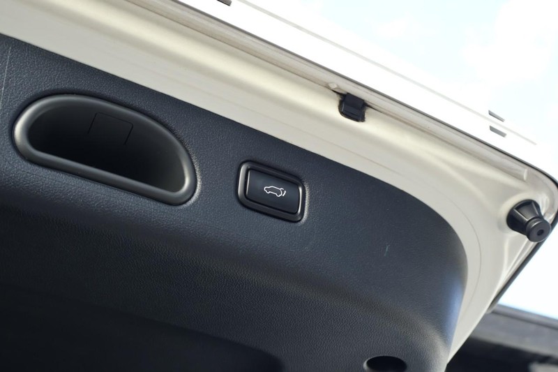 Kia Sportage Vehicle Full-screen Gallery Image 10