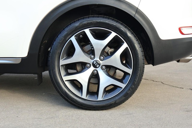 Kia Sportage Vehicle Full-screen Gallery Image 15