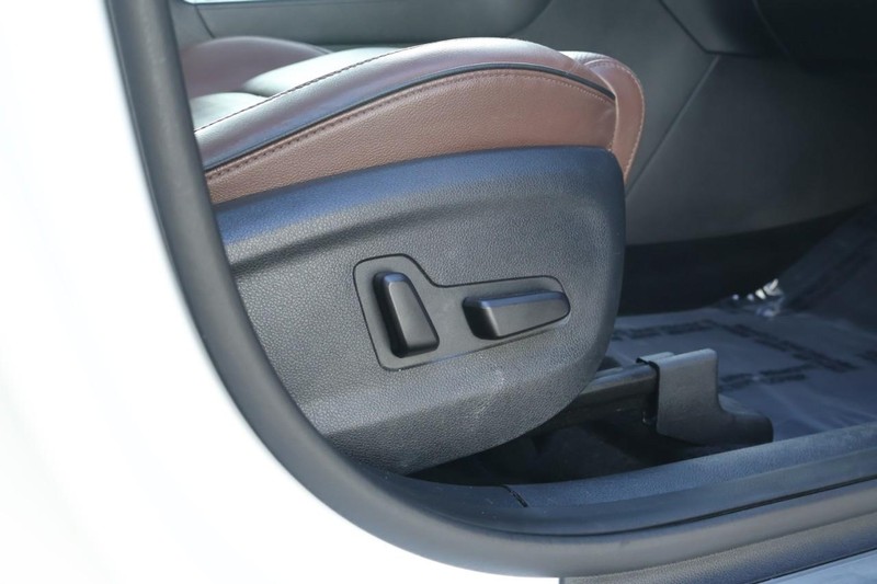 Kia Sportage Vehicle Full-screen Gallery Image 23