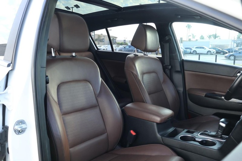 Kia Sportage Vehicle Full-screen Gallery Image 24