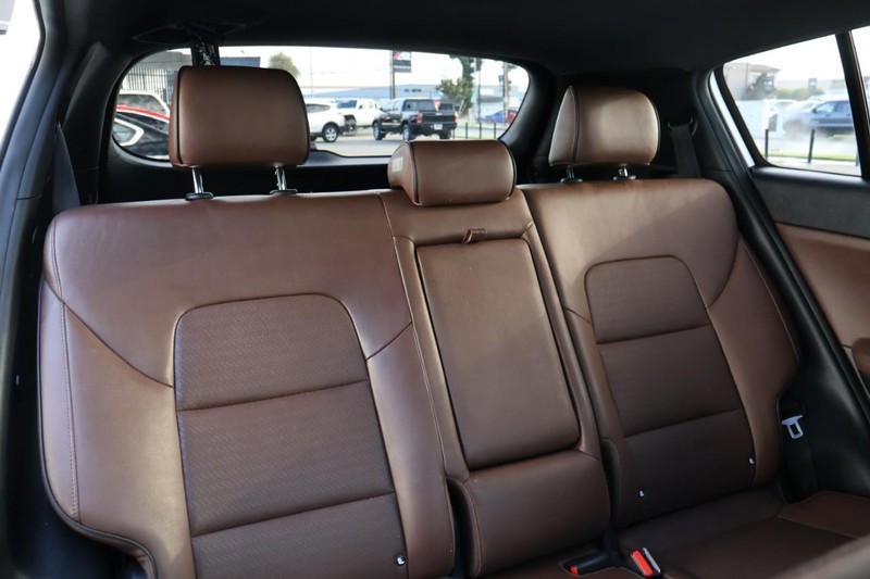 Kia Sportage Vehicle Full-screen Gallery Image 25