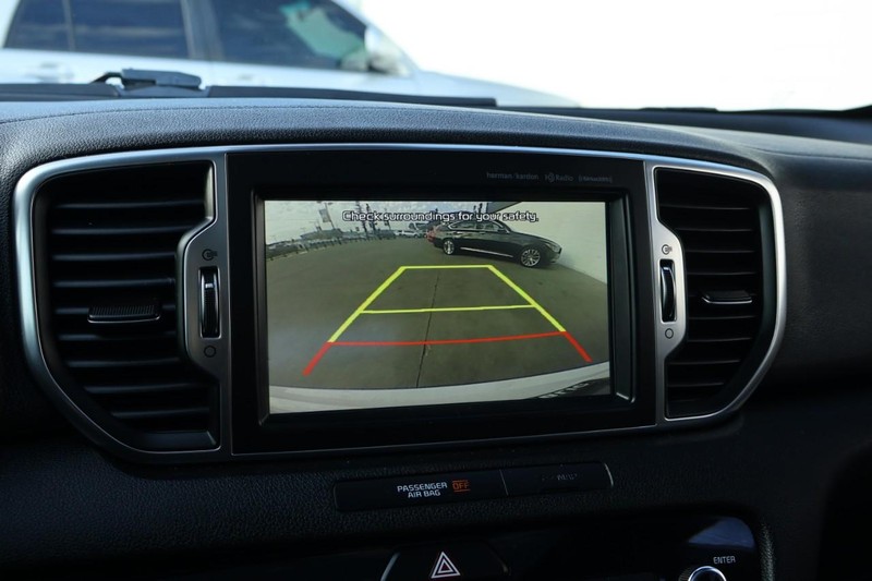 Kia Sportage Vehicle Full-screen Gallery Image 34