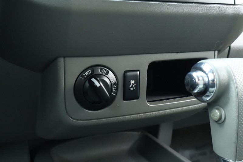 Nissan Frontier Vehicle Full-screen Gallery Image 30