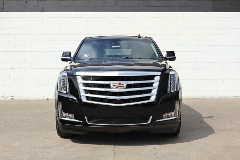 Cadillac Escalade Vehicle Full-screen Gallery Image 02