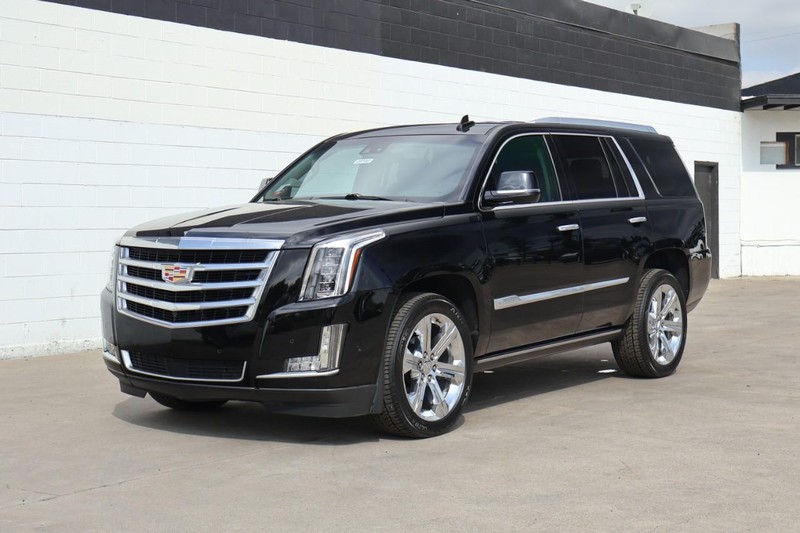 Cadillac Escalade Vehicle Full-screen Gallery Image 13