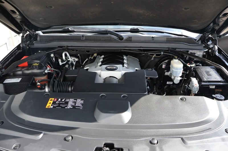 Cadillac Escalade Vehicle Full-screen Gallery Image 15