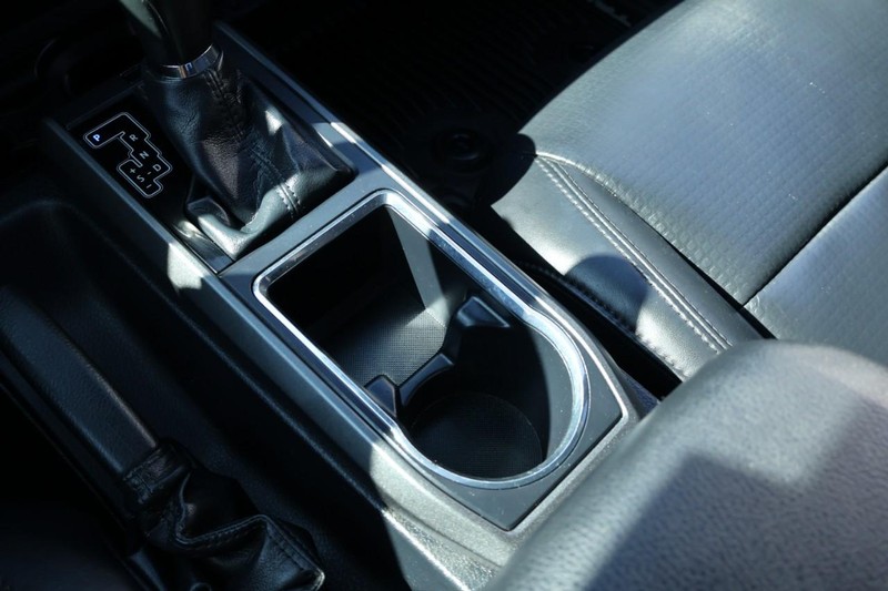 Toyota Tacoma Vehicle Full-screen Gallery Image 37