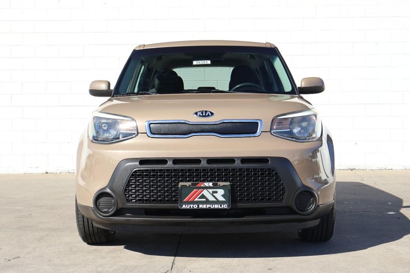 Kia Soul Vehicle Full-screen Gallery Image 02