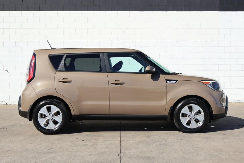 Kia Soul Vehicle Full-screen Gallery Image 04