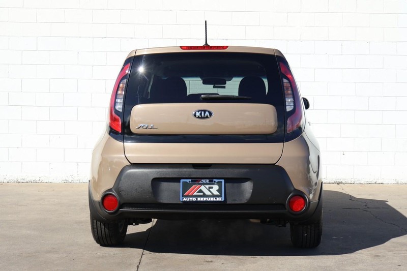 Kia Soul Vehicle Full-screen Gallery Image 06