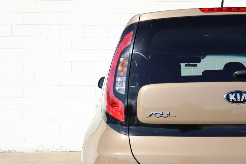 Kia Soul Vehicle Full-screen Gallery Image 07