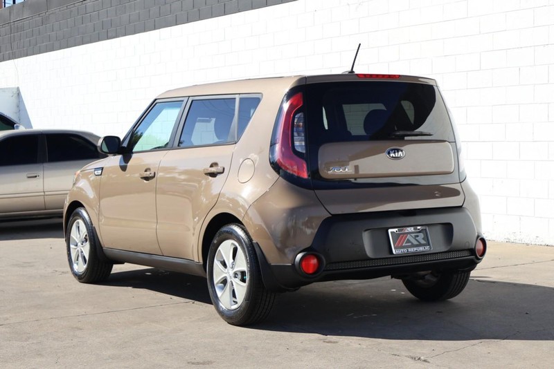 Kia Soul Vehicle Full-screen Gallery Image 09