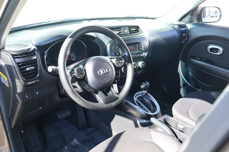 Kia Soul Vehicle Full-screen Gallery Image 15