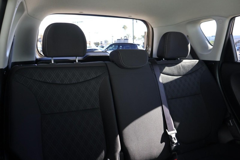 Kia Soul Vehicle Full-screen Gallery Image 21