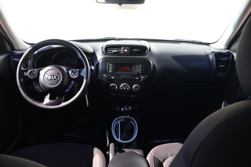 Kia Soul Vehicle Full-screen Gallery Image 22