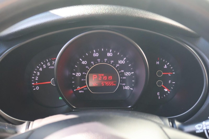 Kia Soul Vehicle Full-screen Gallery Image 23