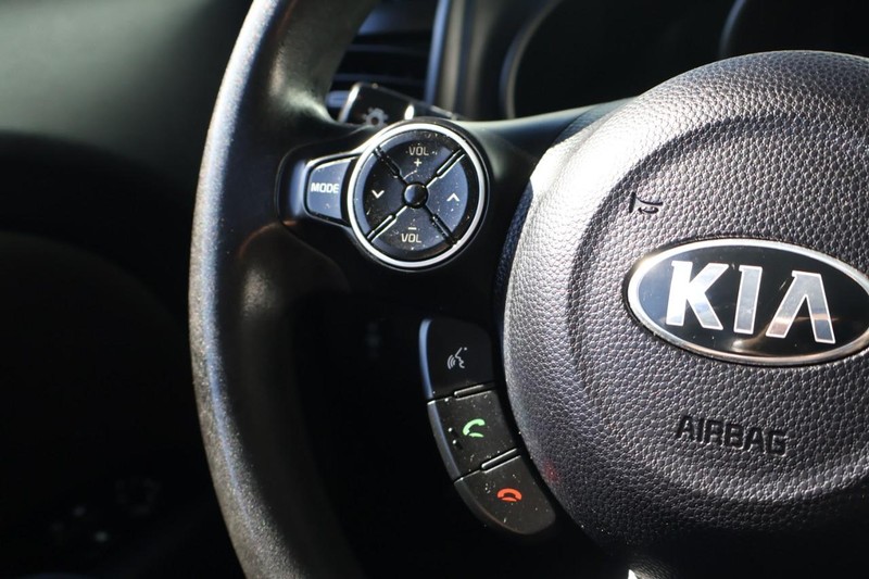 Kia Soul Vehicle Full-screen Gallery Image 25