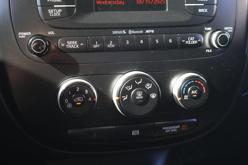 Kia Soul Vehicle Full-screen Gallery Image 29