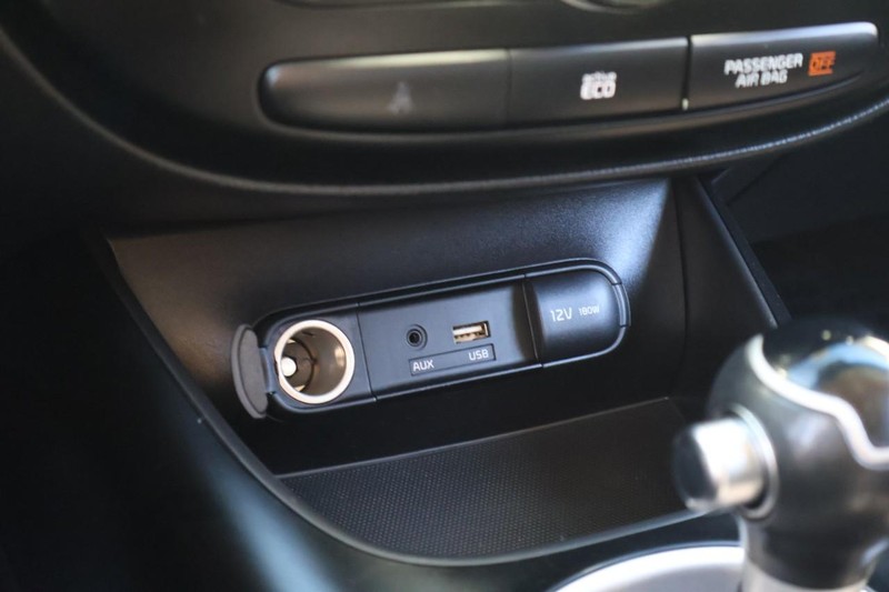 Kia Soul Vehicle Full-screen Gallery Image 30