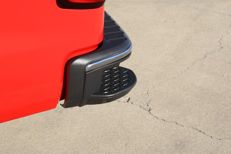 Chevrolet Silverado 1500 Vehicle Full-screen Gallery Image 10