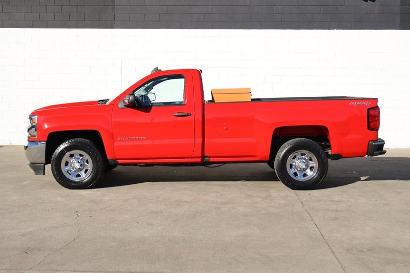 Chevrolet Silverado 1500 Vehicle Full-screen Gallery Image 12