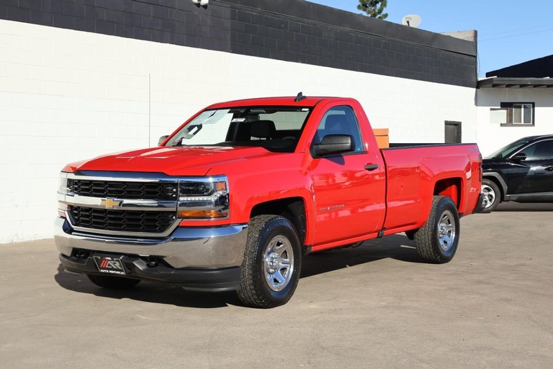 Chevrolet Silverado 1500 Vehicle Full-screen Gallery Image 13