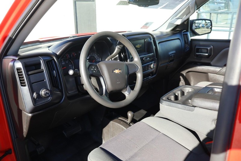 Chevrolet Silverado 1500 Vehicle Full-screen Gallery Image 17