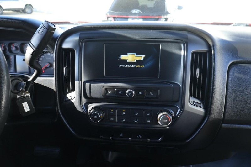 Chevrolet Silverado 1500 Vehicle Full-screen Gallery Image 24