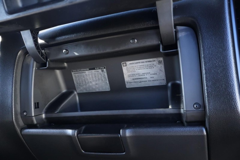 Chevrolet Silverado 1500 Vehicle Full-screen Gallery Image 26